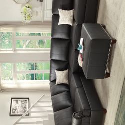 Sectional (Ottoman Not Included )/// Financing Available 