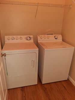 GE Washer & Dryer Set (Electric)