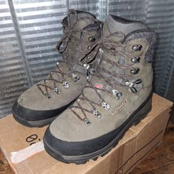 Lowa. Mountaineering boots