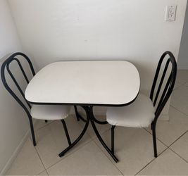 Kitchenette black and white 3 piece