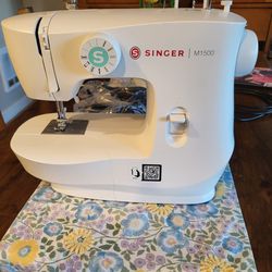 SINGER M1500 sewing Machine 
