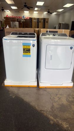 New Washer and electric dryer set