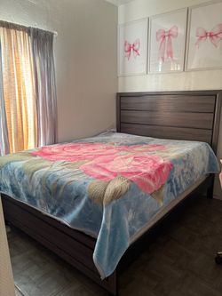 Bed frame (QUEEN)