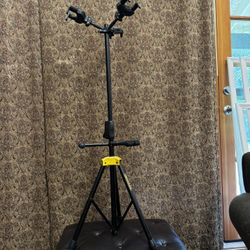 Hercules Professional Multi-Guitar Stand (Holds 3 Guitars)