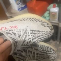 Adidas Yeezy 350 zebra