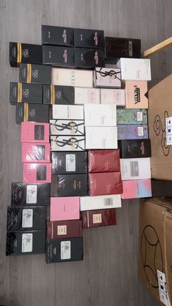 Perfumes de hombre y mujer ala orden mayoreo y menudo dm for prices‼️📲