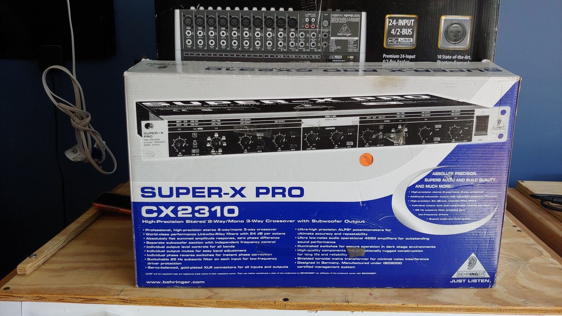 Behringer CX2310