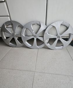 Prius Hubcups