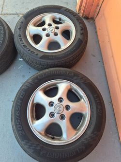 1999 Lexus ES300 OEM Rims and tires