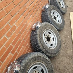 285/70/r17 2016 Ford F250