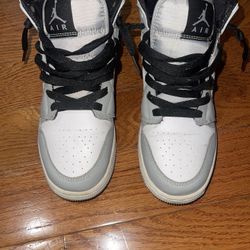 Jordan 1 Size 5Y