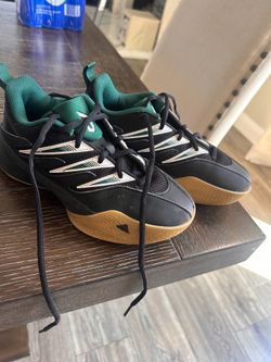 Boys Adidas Shoes Size 4 – Great Condition