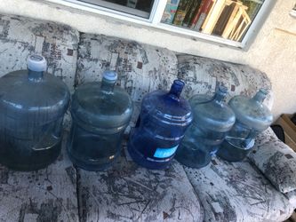 Jugs 5 gallon water jugs