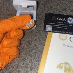 VVS Moissanite Cluster Earrings (Gold & Silver) 