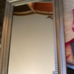 Metallic gold mirror