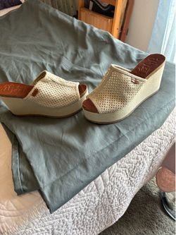 Women's sandals