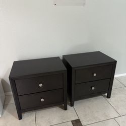 Dresser and 2 Nightstands 