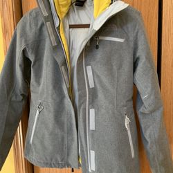 New The north Face Women’s Coat Size XS