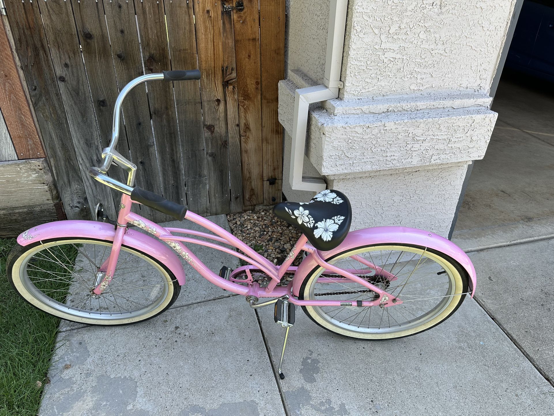 Trek/Electra Women's Beach Cruiser Bicycle