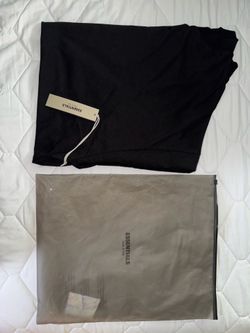 Fear of God Essentials Jet Black Tee Sz L