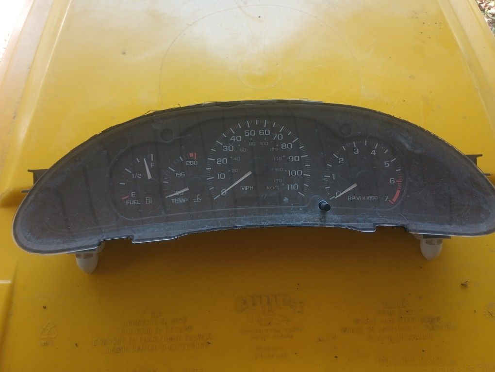 2004 Chevy Cavalier Gauge Cluster