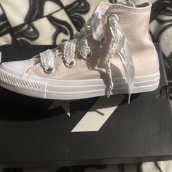 Brand New Blush Size 7 Woman’s 