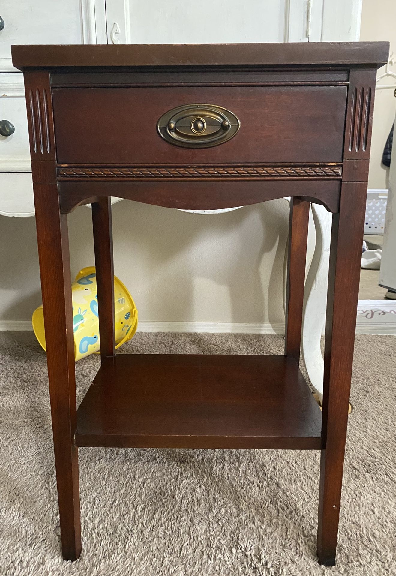 Vintage Mahogany Federal-Style Side Table with Drawer