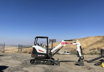 Bobcat Skidsteer/ Bobcat Mini Excavator