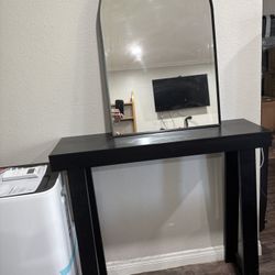 Entry Table And Mirror