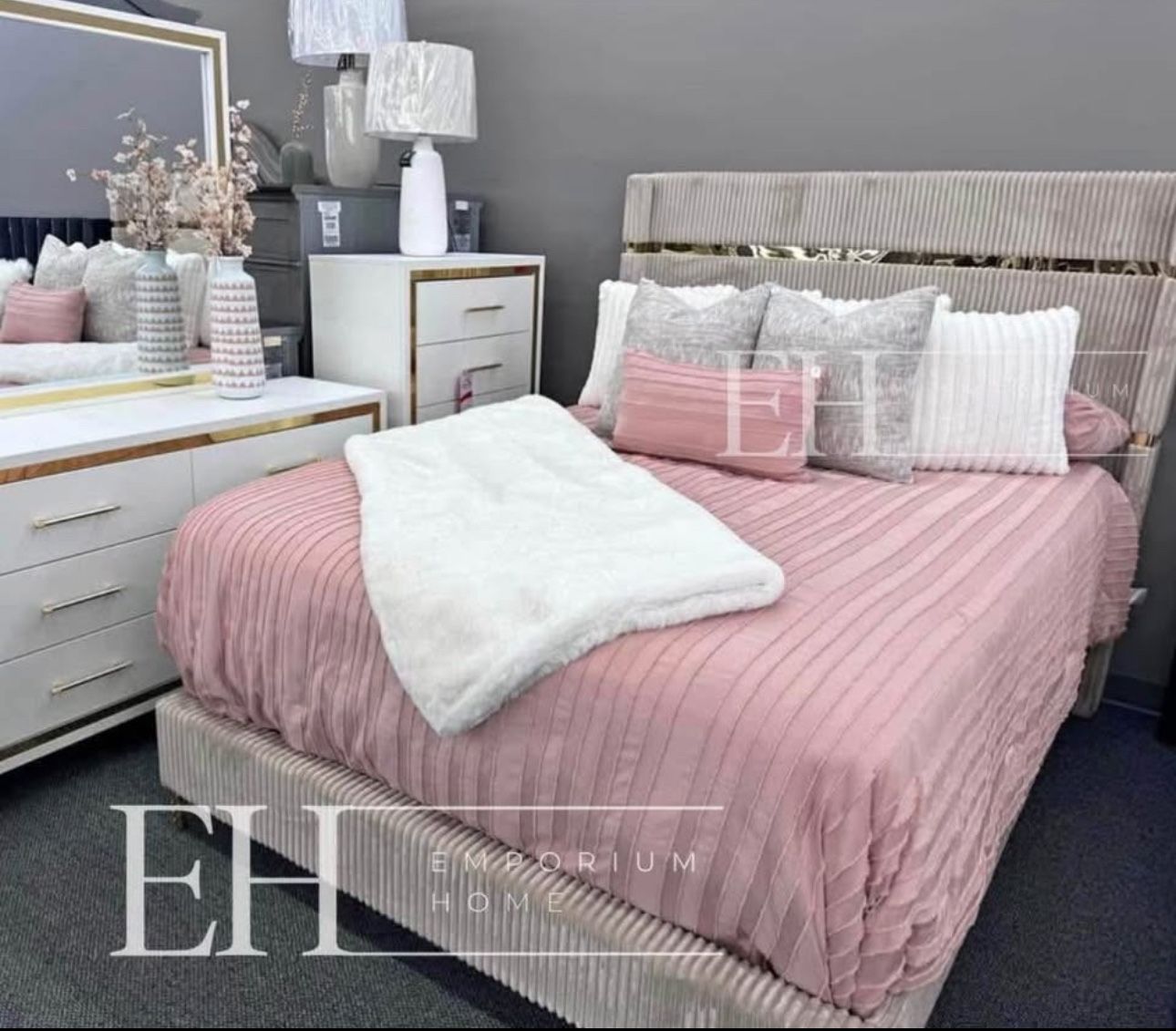 Luxury 4 Piece Queen Bedroom Set