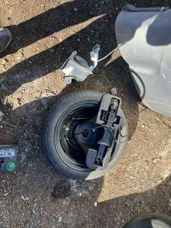 04-09 Toyota Prius Spare Tire Jack