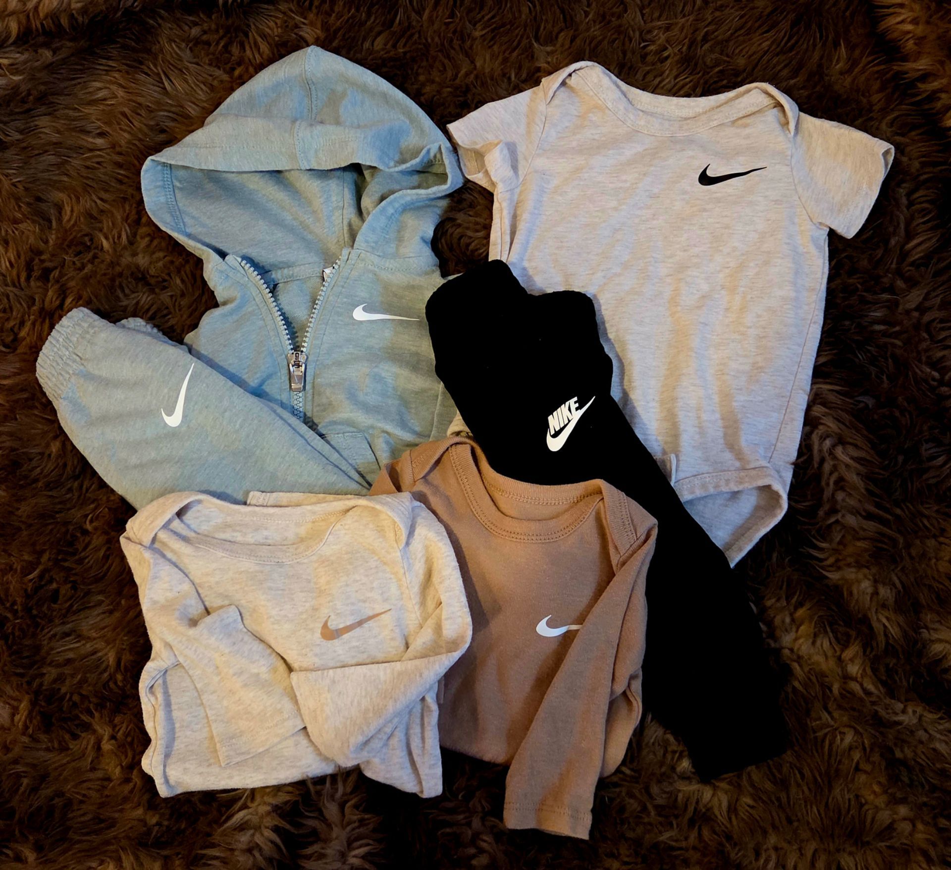 Baby nike clothing lot set