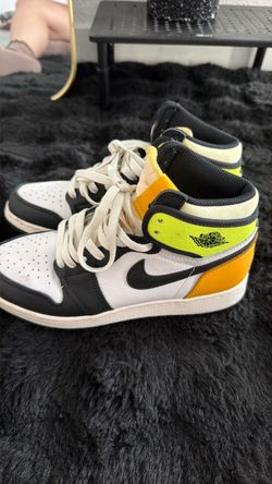 Nike Air Jordan 1 Retro High OG “Volt Gold”
