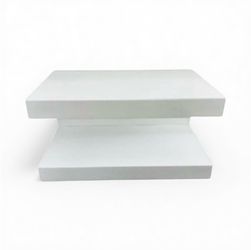 White lacquer medium size coffee table