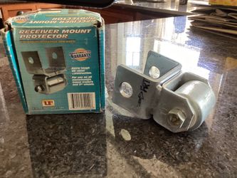 Hitch receiver roller protector