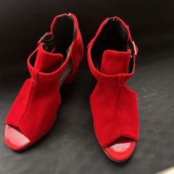 Size 7.5- Red Shoes 