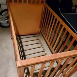 Crib with 3 drawers