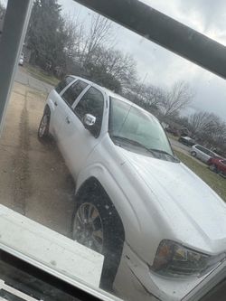 Trading 2006 trailblazer Ls with title for gold or money or trade lmk