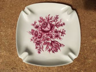 Vintage hollowhaza hungry 1831 porcelain ashtray red flowers hand-painted