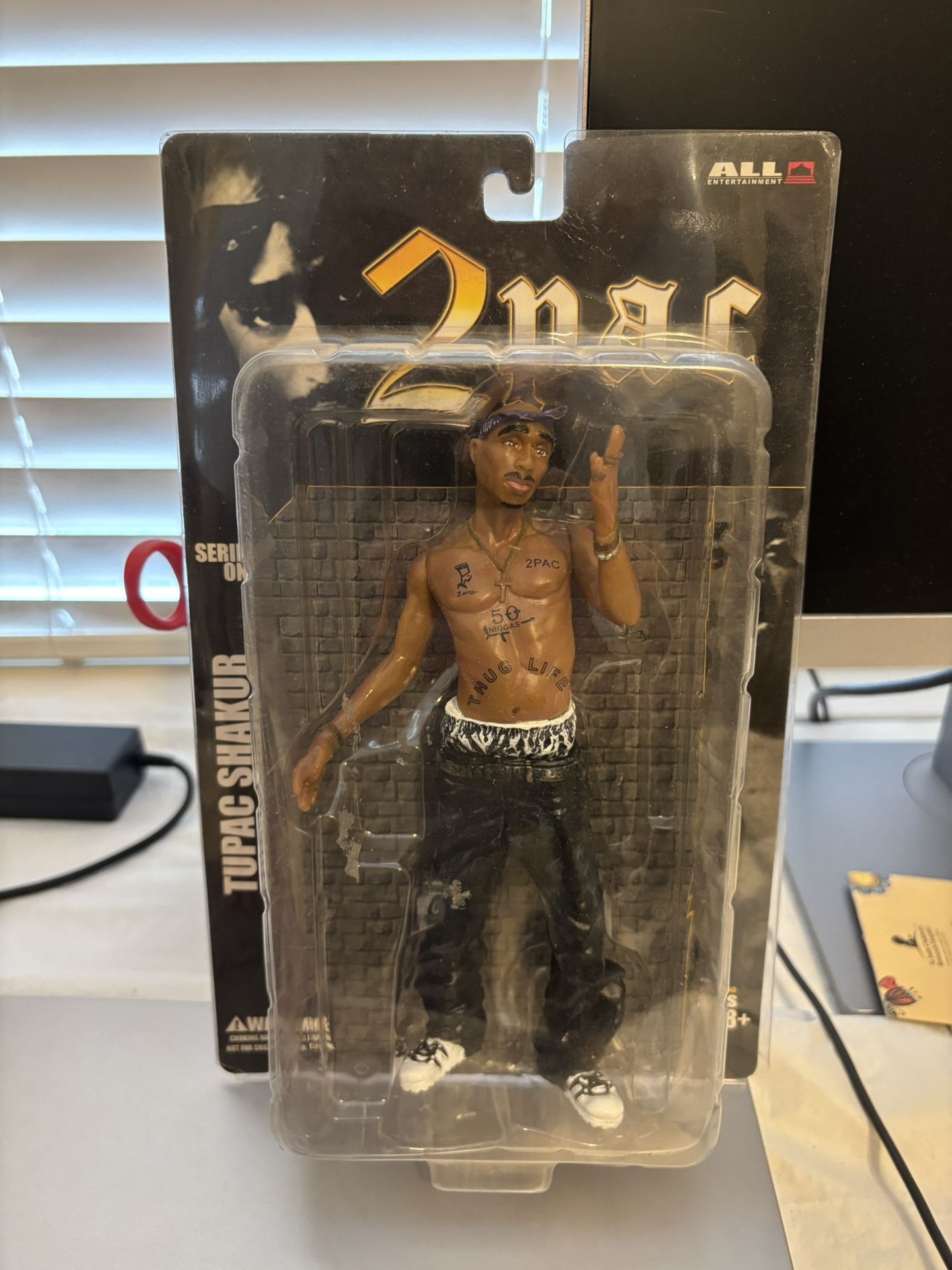 TUPAC SHAKUR ACTION FIGURE DOLL, RARE 2001 ALL ENTERTAINMENT 2PAC SERIES 1