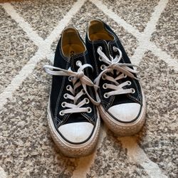 Lightly Used Converse Women’s Size 7