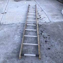 12ft Long Escalera Mitad