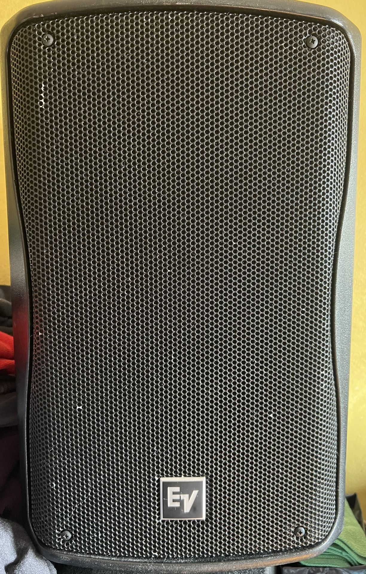 Ev Zxa1 8” Powered Speaker