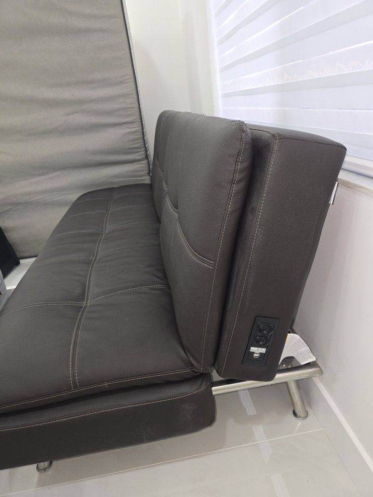 Futon & Sleeper Sofa