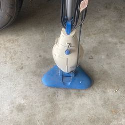 Steam steam to clean the floors