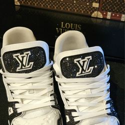 Lv Tranners  100% Authentic 