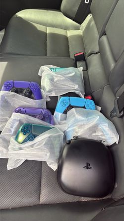 PS5 and Xbox controllers!!!!