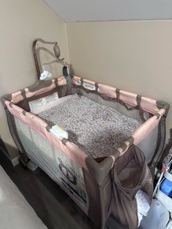 Baby Playard/ Crib
