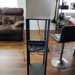 Lamp Stand With Chargers 