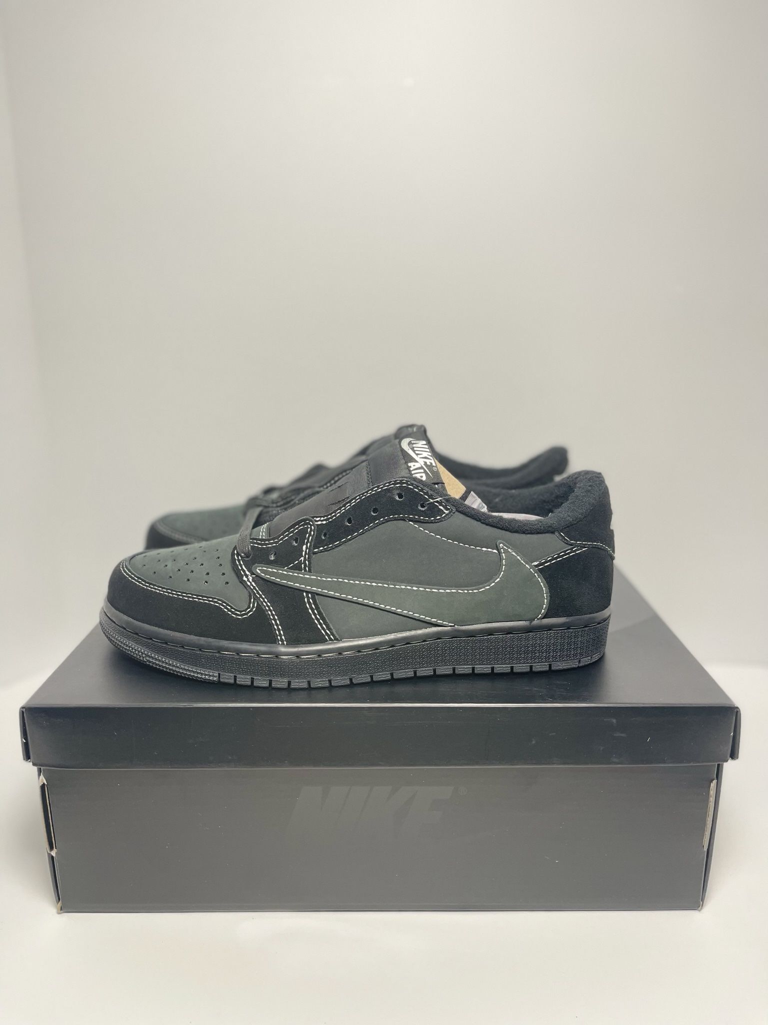 Travis Scott Phantom Jordan 1 Low